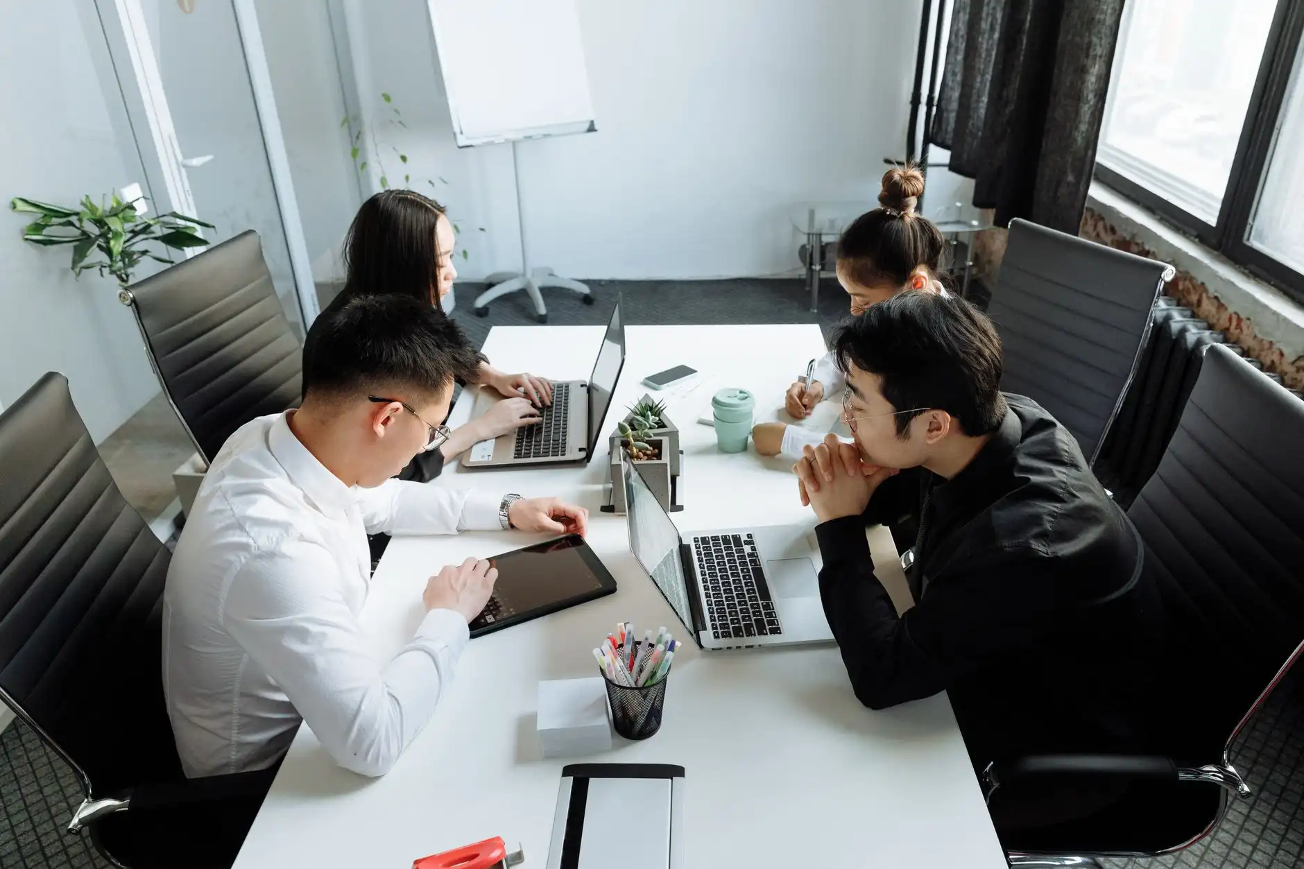 互动娱乐软件开发中的技术选型与性能优化方案